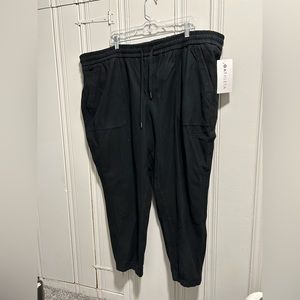 NWT Athleta Black Farallon joggers